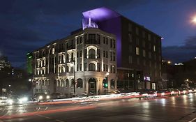 10 Hotel Montreal